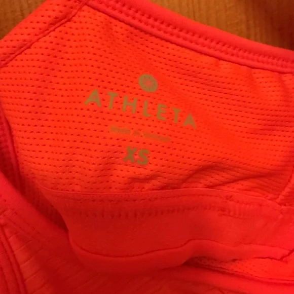 Athleta Shadow Stripe Energize Tank Top Built-In-Bra Size XS NWT - Picture 8 of 14